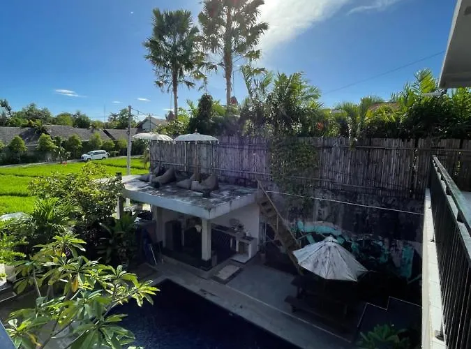 Tyana Private In Batu Bolong 26 Guest house 4*